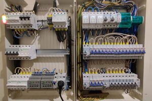 И.Я. ИП Молодых — - полный электромонтаж по дизайн-проекту; - установка накладных щитов; - расключение бесперебойного 3х фазного... — Портфолио №21