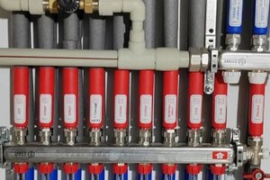 Киселев Александр Петрович — Подводка магистралей тёплого пола с колпачками. — Портфолио №83