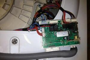 Корчагин Виктор Сергеевич — Чистка платы от щеточной пыли — Портфолио №10