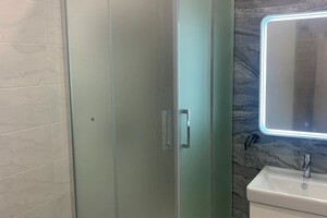 Мартыненко Максим Витальевич — Монтаж душевого остекления — Портфолио №77