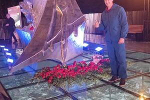 Никора Виталий Викторович — Памятник летчику Капустину на стеклянном полу, создание, производство, литьё , монтаж. Под ключ. Обслуживание,... — Портфолио №27