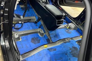 Седов Евгений Артурович — Шумоизоляция полов Киа к5 — Портфолио №8