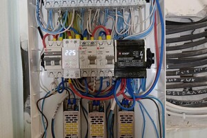 Шеховцов Дмитрий Владимирович — Щит после переборки, добавление групп электричества+слаботочка. Адоптация щита под слаботочные блоки — Портфолио №6