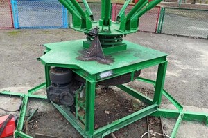 Шевердяев Алексей Алексеевич — Ремонт атракциона в парке культуры и отдыха. Выравнивание в горизонтали, провар швов, добавление конструктивных... — Портфолио №79