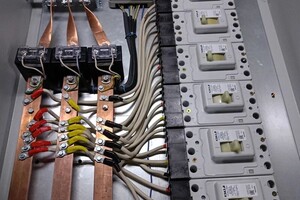 Сотник Сергей Владимирович — Сборка электрического сщита. — Портфолио №1