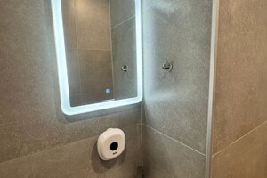 Талько Дмитрий Михайлович — Монтаж зеркала с подсветкой, диспенсера, тумбы с раковиной. — Портфолио №3