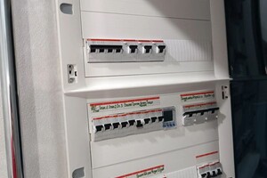 Вышковский Владимир Владимирович — Монтаж электрощита частном доме с 3-х фазным вводом, нагрузка распределена по фазам, не отключаемые лини для удобства... — Портфолио №10