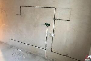 Монтаж электропроводки в газобетонной стене, монтаж выключателей и розеток. — Платонов Константин Александрович