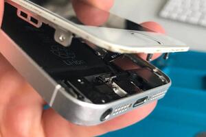 Сложный ремонт, пайка iphone Se — Kirrepair