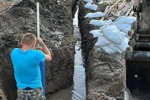 Траншея отвод воды в канаву; мини экскаватор — Лукичев Андрей Сергеевич