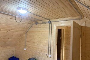 отрытая проводка в ПВХ трубе в деревянном доме. установка ламп освещения, розеток, обогревателей ИК. — Третьяков Александр Викторович