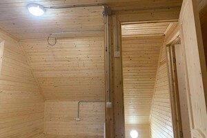 отрытая проводка в ПВХ трубе в деревянном доме. установка ламп освещения, розеток, обогревателей. — Третьяков Александр Викторович