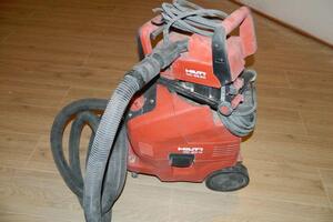 Штроборез HILTI DC-SE20 мощностью 1950 Вт с промышленным пылесосом HILTI VC 20U пожалуй самый мощный и... — Жарков Александр Юрьевич