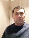 Мухамадиев Бахтиер Нурмахмадович — поклейка обоев (Югра)