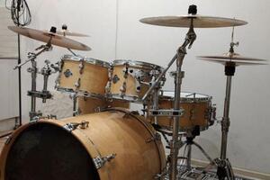 Ударная установка Sonor Select Force Stage 3. Тарелки: Paiste 7, Istanbul Agop Xist. — Сизов Максим Александрович