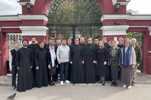 Певец мужского профессионального хора храма Тихвинской иконы Божьей Матери — Дроздов Сергей Борисович