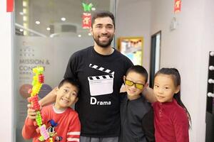 Фото с рабочего места в городе Йинчуань. Работодатель: Dreamaker Drama Academy — Sadigov Samad