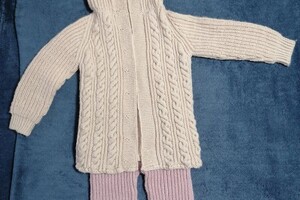 Смирнова Элина Юрьевна — Вязаный костюм (спицы) — Портфолио №7