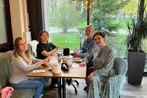 Основатель комьюнити Махаон для экспертов, мастеров и предпринимателей. Провожу офлайн встречи в формате групповых... — Мартынова Илона Казио
