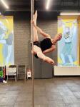 Pole dance. Не просто разучиваем связки, а работаем с вашей индивидуальностью! Импровизация - часть урока. — Патрина Екатерина Юрьевна