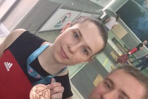 Ученица успешно выступает на соревнованиях. — Сконников Михаил Александрович